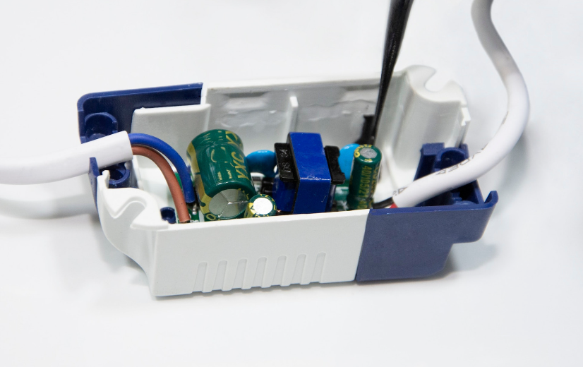 LED电源线路板导热灌封方案