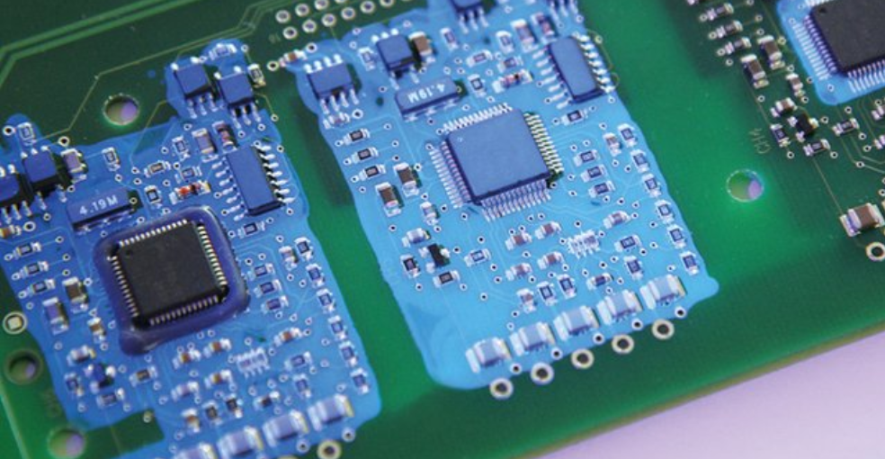 锂离子电池的保形涂层