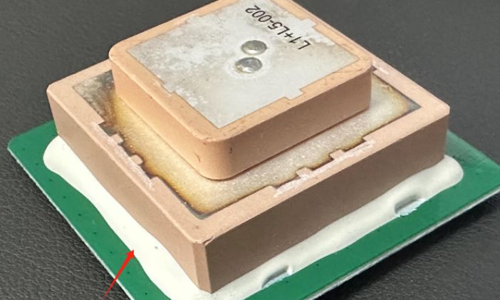 陶瓷天线基板与元器件粘接固定案例分享