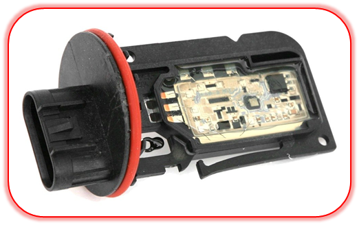 空气流量传感器是决定系统控制精度的重要部件之一，目前广泛应用于各种工业自控环境，涉及石油、化工、冶金、电力等。由于空气流量传感器工作环境毕竟恶劣，因此需要对传感器内部进行灌封和壳体的密封   ，以延长空气流量传感器的使用寿命。