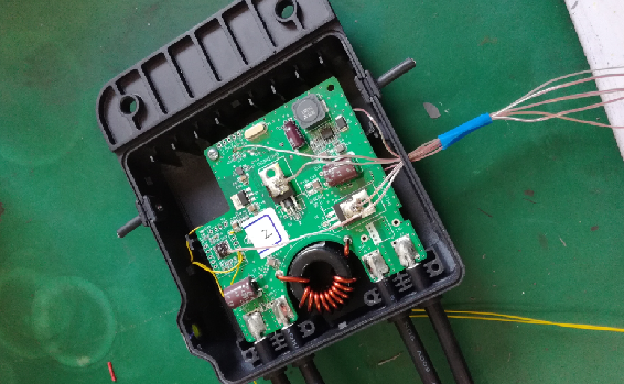 光伏优化器温升测试(未灌胶) 光伏优化器温升测试(未灌胶)